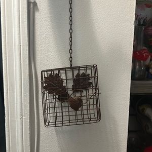 Bird feeder